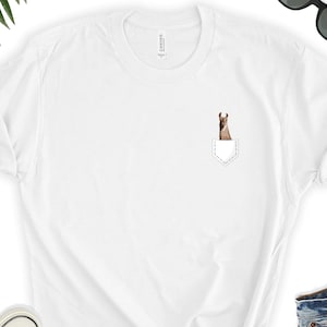 Lama T-Shirt, Lama Taschen Shirt, Lama in Pocket, Alpaka Shirt, Alpaka Taschen Shirt, Niedliches Lama Shirt, Lama Top, Kurzärmeliges Unisex Shirt