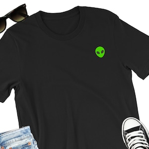 Alien Shirt, Alien Face Shirt, Alien Gift, Alien T-shirt, Alien Lover Tee, Alien Lover Gift, UNISEX