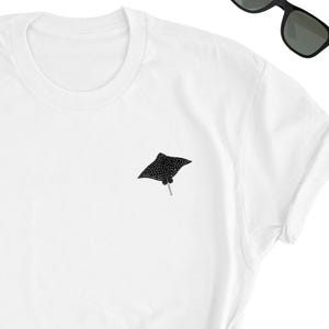 Manta Ray Unisex Tee, Ocean Animal T-Shirt, Stingray Icon Shirt, Marine Life Top, Ocean Lover Apparel Gift, Cute Diving Diver Friend Gift