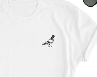 Pigeon Icon Tee, Bird Lover Gift, Minimalist T-Shirt, Unisex Graphic Shirt, Animal Tee, Casual Top, Pigeon Friend UNISEX Shirt