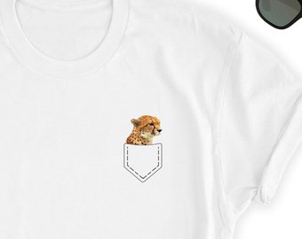 Camisa de guepardo // Camisa de leopardo con bolsillo // Linda camiseta de guepardo y leopardo // Top de guepardo y leopardo - Camiseta unisex de manga corta