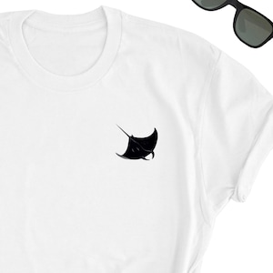 Manta Ray Tee, Ocean Animal Shirt, Unisex T-Shirt, Manta Ray Short Sleeve Top, Cute Sea Animal Tee, Marine Life Gift, Diver Diving Friend