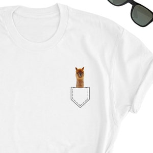 Lama T-Shirt / Süßes Lustiges Lama Taschen Shirt / Alpaka Shirt / Alpaka Taschen Shirt // Süßes Lama Shirt / Lama Top - Kurzärmeliges Unisex