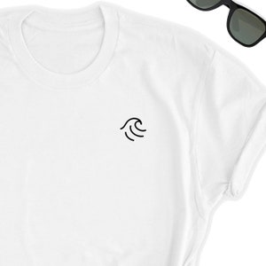 Wave Pocket Graphic Tee, Ocean Wave Shirt, Ocean Lover Shirt, Minimalist Nature Graphic Tee