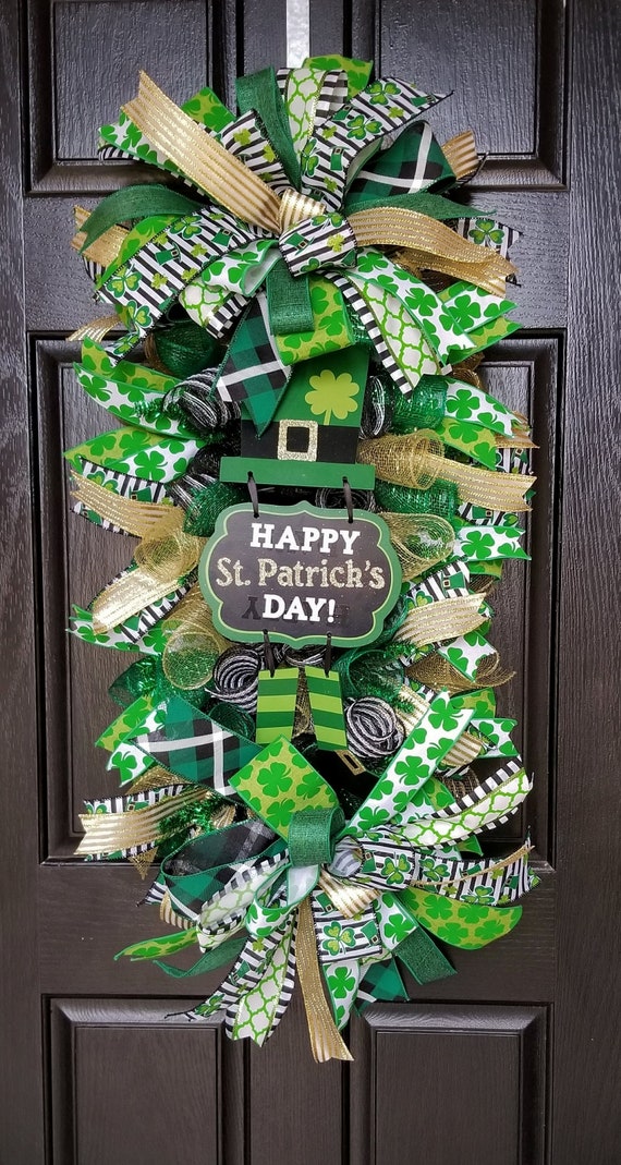 St. Patrick's Day Swag Wreath: Festive Door Decor, Green & Gold - Etsy