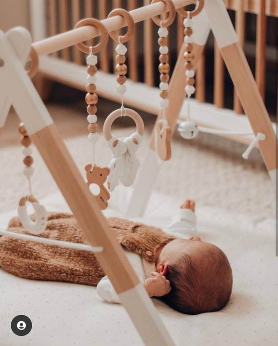 Portique d'éveil bébé bois et crochet personnalisable