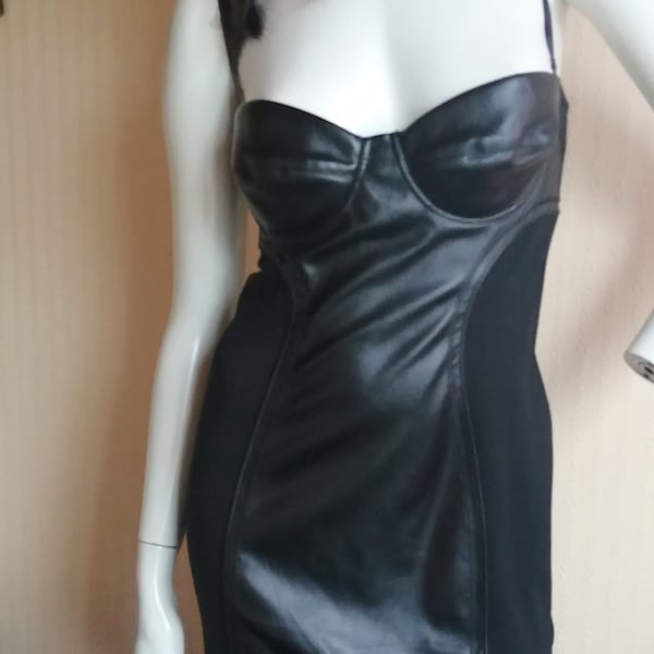 Sublime robe bustier cuir synthétique noire taille M