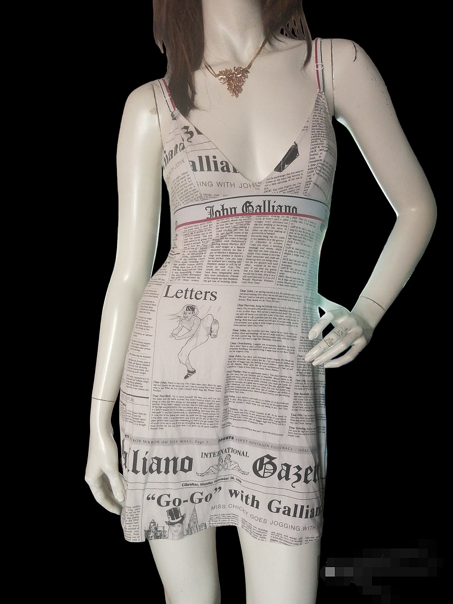 Dior Newspaper Dress by John Galliano Smashes Estimate at Bonhams – WWD