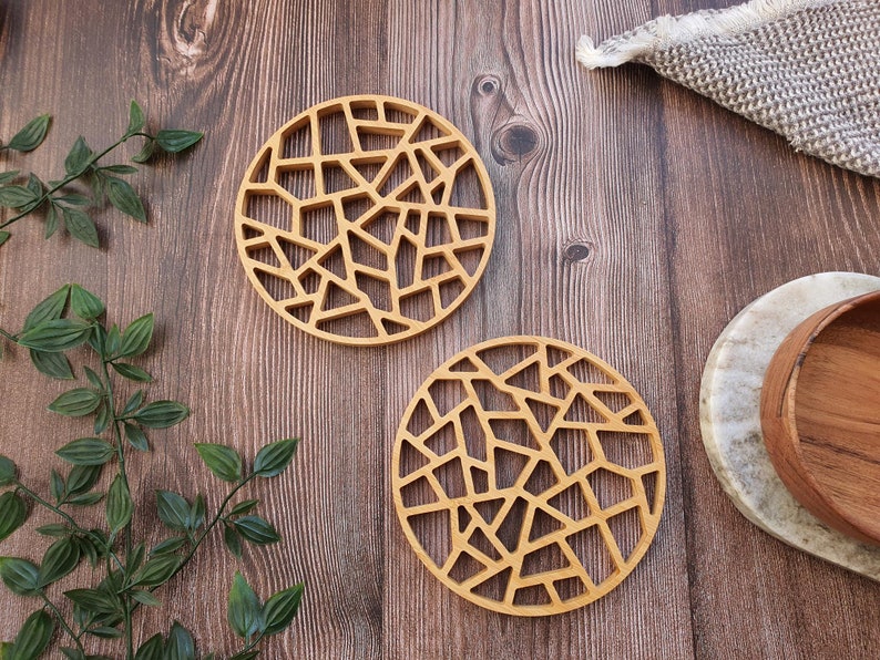 Bamboo Heat Mat, By New Living, Modern Design Bamboo Trivet Set, 15cm Diameter, Heat Resistant Mat, Pot and Pan Mat image 4