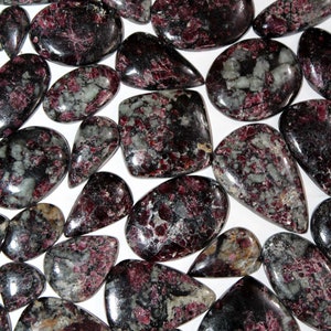 Kilo gramo lote bajo precio de calidad rara Yudolite jasper Lot Cabochon piedra preciosa de la mejor calidad mano polaco Cabochon gemstone joyería fabricación.