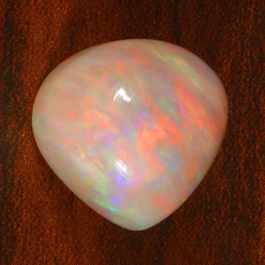 Opale etiope Bellissimo fuoco Cabochon Forma del cuore, 14x14x9 mm. 9,60 Crt. multi fuoco Pietra preziosa Colorato rosso fuoco Opale fatto a mano Opale.