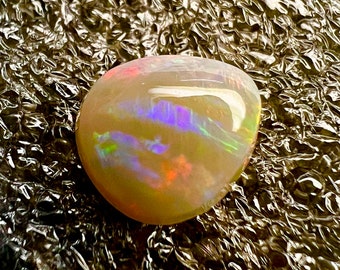 Opale australiano, gemma sciolta, 1,45 Crt. 9x8x4 MM. pietra preziosa sciolta multi fuoco AAA Gemma sciolta opale di fuoco australiano naturale.