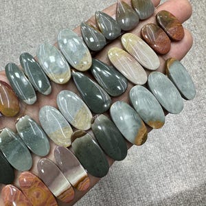 Jaspe océan naturel Paire assortie de cabochons de pierres précieuses, lot en gros de différentes formes et tailles utilisées pour la fabrication de bijoux.