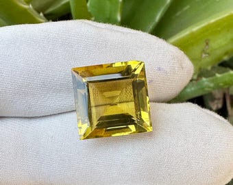 洋ナシ形のレモンクォーツのルース宝石、11.45 Crt、17 x 13 x 9 MM