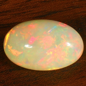 Opale di alta qualità Fuoco etiope naturale Opal Loose Cabochon, 7.45 Crt. 18x11x7 mm.  Opal Multi Fire Opal Loose Opal Gemstone.
