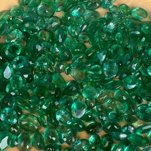 Natural Emerald Oval Cut Stone Gemstone Faceted Green Emerald Cut Stone All Size Oval Shapes For Making Ring and Jewelry Gemstone.