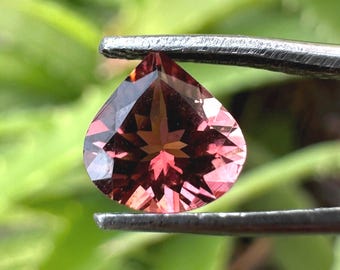 naturlig rosa turmalin fasetterad hjärtslipad, 0,90 ct, 7x6x3 MM. lös ädelsten turmalin turmalin ädelsten turmalin smyckessten.
