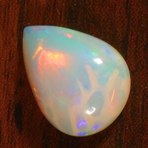Cabochon in opale naturale a nido d'ape verde e rosso fuoco, 18x13x6 mm. 7,50 Crt. Pietra preziosa sciolta in opale di fuoco Welo, pietra portafortuna del mese di ottobre, creazione di gioielli.