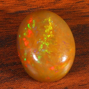 Cabochon opale, 19.15 carati. Fuoco etiope Pietra preziosa sciolta Forma ovale, 20x15x10 mm. multi fuoco Opale Lucido fuoco naturale Gioielleria.