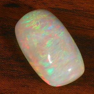 Ethiopian Rainbow Fire Opal Rectangle Shape Cabochon, 21x12x8 mm. 12.90 Crt. fuoco Gemstone Colorato multi fuoco Opale Fatto a mano Pietra levigata.