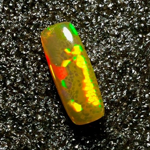 7.50 Karat. Multi Fire Opal, 23x9x6 mm, Opal Multi Fire Rechteck Form Fire Loose Cabochon Edelstein Feuer Opal, Schmuckherstellung.