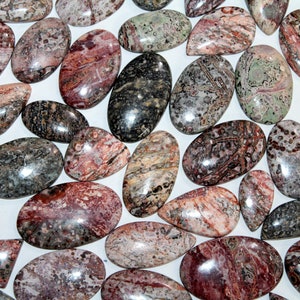 Muito melhor preço, quilograma de pele de leopardo, jasper, cabochão, pedra preciosa, lote a granel, formato misturado e todos os tamanhos.