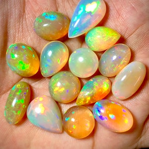 AAAA Qualität Natürliche äthiopische Opal Mix Form Cabochons Wholesale Lot Erstaunliche Qualität Opal Cabochon Natürlicher äthiopischer Opal Edelstein.