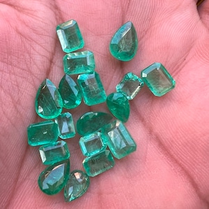 Natural Emerald mix lot Cut Stone Gemstone Faceted Green Emerald Cut Stone All Size Mix Shapes For Making Ring and Jewelry Gemstone.