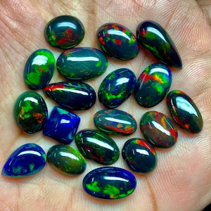 Lotto di opale nero, opale cabochon opale raro cabochon di opale etiope nero, per 1 carati di dimensione per pezzi, opale mix forma lotto di carati di peso saggio.