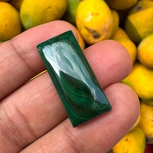 Malachitcabochon, 43.40 Karat, 30x14x6 MM. Lose Edelstein Cabochon 100% Natürliche Designer Cabochon Grün Malachit Achteck Form Edelstein.