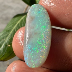 Natuurlijke Australische, 7.90 Crt, vuuropaal losse edelsteen, 25x10x4 MM, Australische cabochon Multi vuuropaal Cabochon Australische opaal edelsteen.
