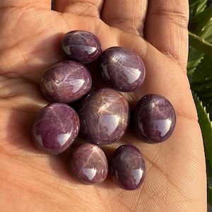 Piedra preciosa de estrella de rubí natural Rubí forma ovalada Piedra de estrella de rubí brillante Lote de cabujón al por mayor Piedra preciosa suelta para hacer joyas.