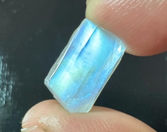 Moonstone rough blue flashy, 14.70 Crt, 17x10x8 MM. blue flashy raw rough moonstone blue flash fire rough Loose gemstone For Jewelry
