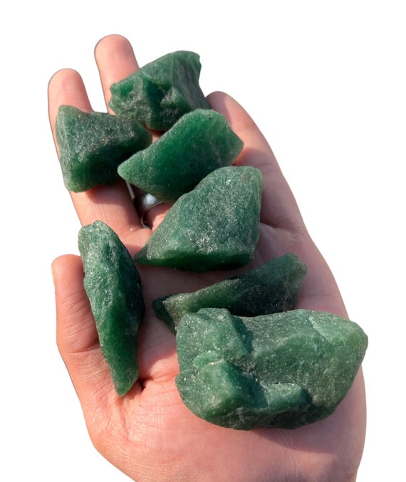 天然グリーン ストロベリー ラフ、30～55 MM。サイズ。1 インチ～ 1.5