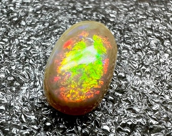 Top Quality Australian Opal, 4.40 Cts. 13x9x6 MM. multi fire cabochon Oval shape Natural/Untreated fire Australian opal Polished gemstone.