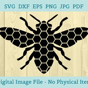 Può includere: Silhouette nera di un'ape con un motivo a nido d'ape sul suo corpo e sulle ali. L'ape è rivolta in avanti con le ali spiegate.