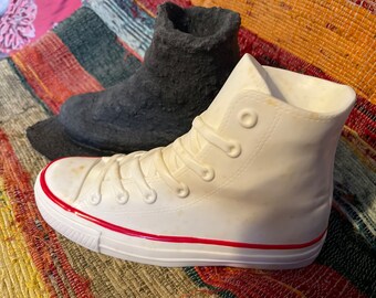 NEUES DESIGN HiTop Sneaker Trainer Mould, handgebürstete Latexform für diesen Trainingsschuh für Beton oder Gips