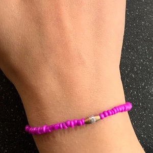 Bransoletka z motywacją i kreatywnością Bransoletka z motywem duchowym, naładowana metalowymi nićmi, wzmacniająca pomysły i przepływ Regulowany rozmiar