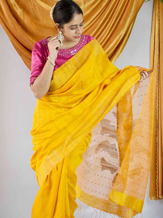 Indian Matka Muslin Silk Jamdani Saree, Length: 5.5 m (separate blouse  piece) at Rs 1800 in Santipur