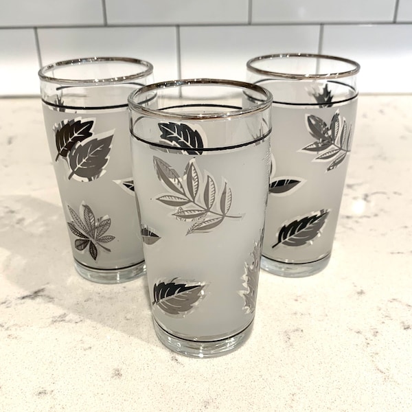 Libbey silver foliage juice glass set, 3 glasses, 70s retro, kitchenware, entertain, dinner party, bar ware, frosted, goblets,. barware