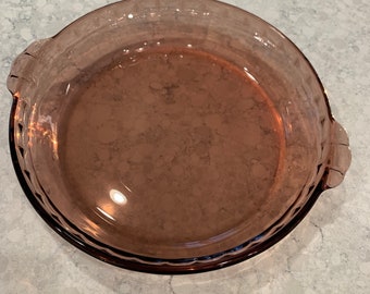 Vintage amethyst Pyrex pie dish with crimped edge, 10”, baking dish, amethyst, 1980’s