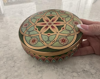 Unique MEISTER ROUND Candy Tin,  BRAZIL, collectible tin, trinket box, treasure box, candle tin, potpourri box