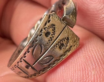 Spoon Ring – Modern Car Boot Find – Twisted Handle Design