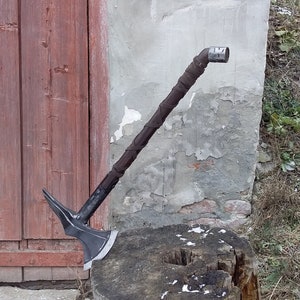 Axe short, functional replica of the Iron Battleaxe from computer games