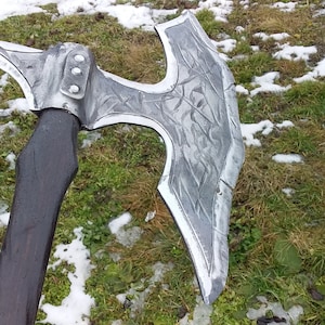 Functional replica of the executioner's axe, Cosplay Prop