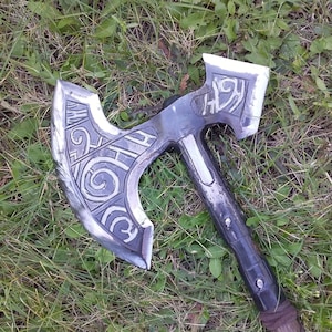 Axe, functional replica of the Iron Battle axe from computer games (Other model)