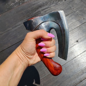 Fist ax (palm-sized)