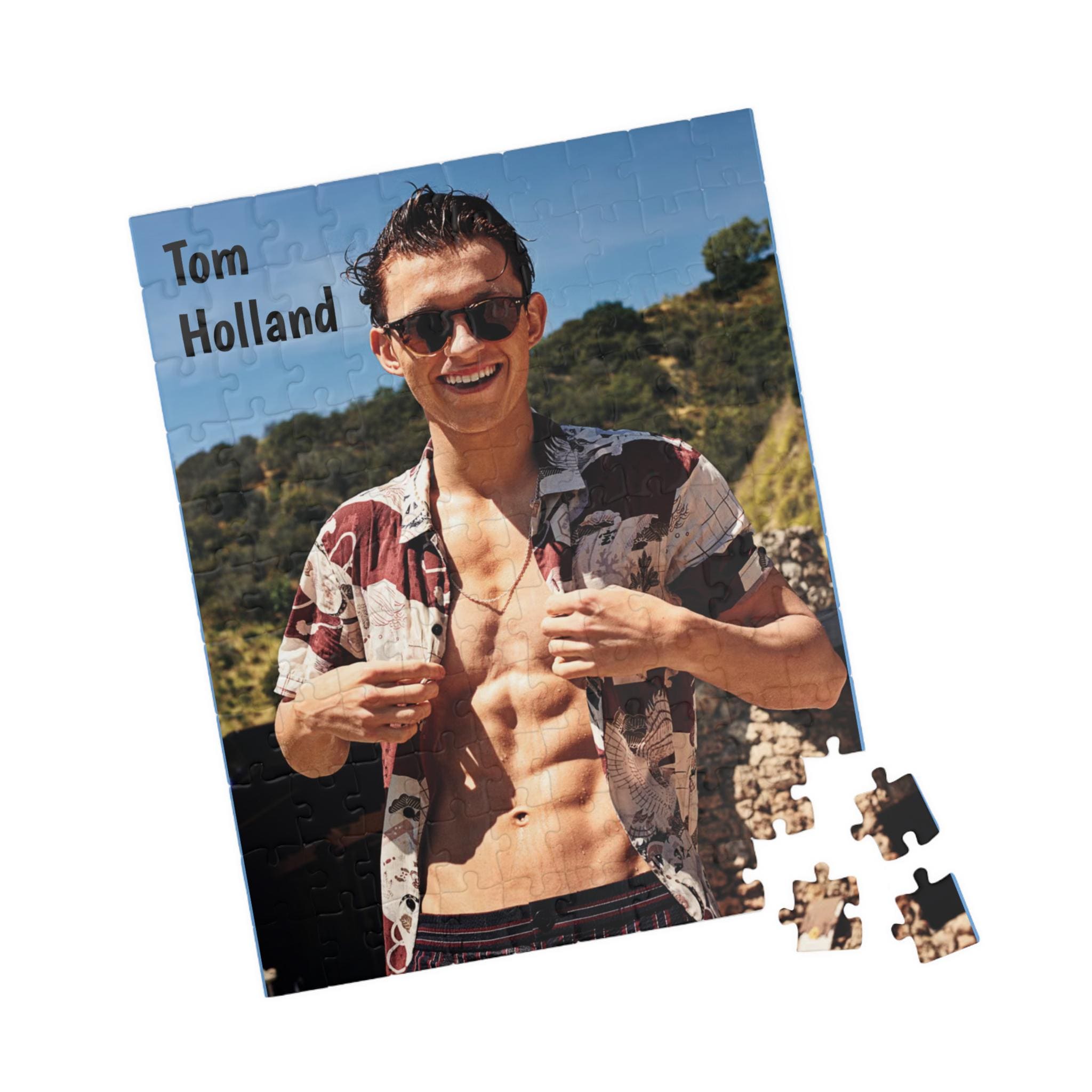 Tom Holland Puzzle Spiderman the Crowded Room Girls Guys Game 