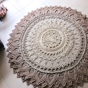 Video crochet instructions for round mandala carpet, DIY instructions for round crocheted 3D carpet, large, do-it-yourself crochet carpet, lotus