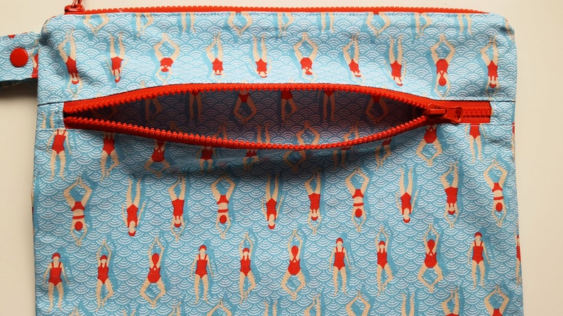 Wetbag für Schwimmerinnen mit Innenfutter aus beschichteter Baumwolle. Versandfertig Bild 3